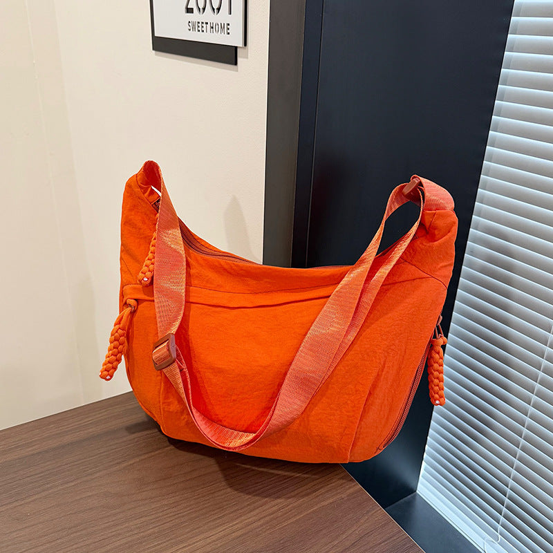 WoMulti-Pocket Lightweight Hobo Bag Stornfield
