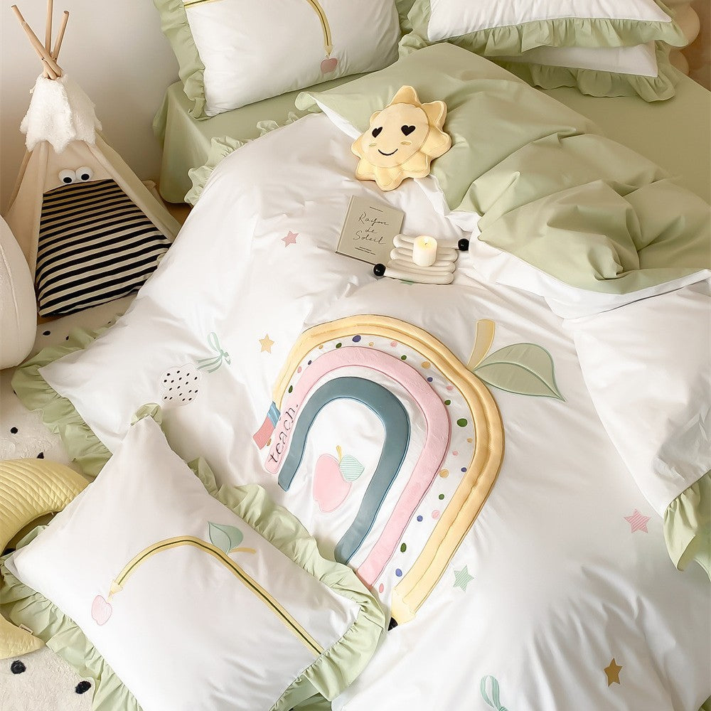 Cute children's bedding set with appliquéd dessert and animal motifs made of cotton microfibre