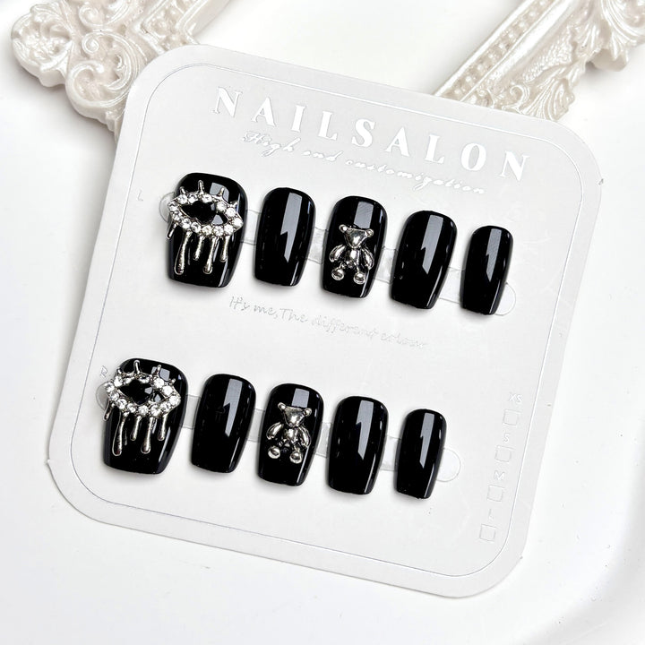 Decorative Press-On Nail Set with Elegant Metallic Accents