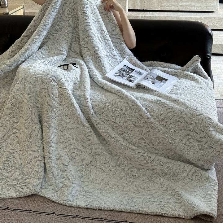 Extra soft microfiber cuddle blanket with 3D rose pattern and thermal lining