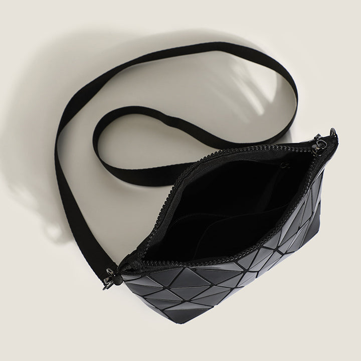 Geometric Patterned Crossbody Clutch Bag