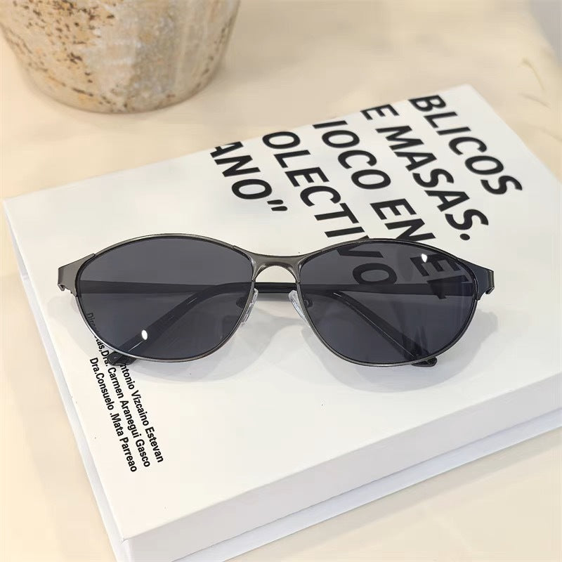 Fashionable Metal Sunglasses in Modern Design Stornfield