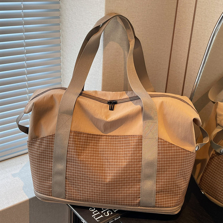 Multifunctional sports and travel bag with innovative compartment arrangement Stornfield