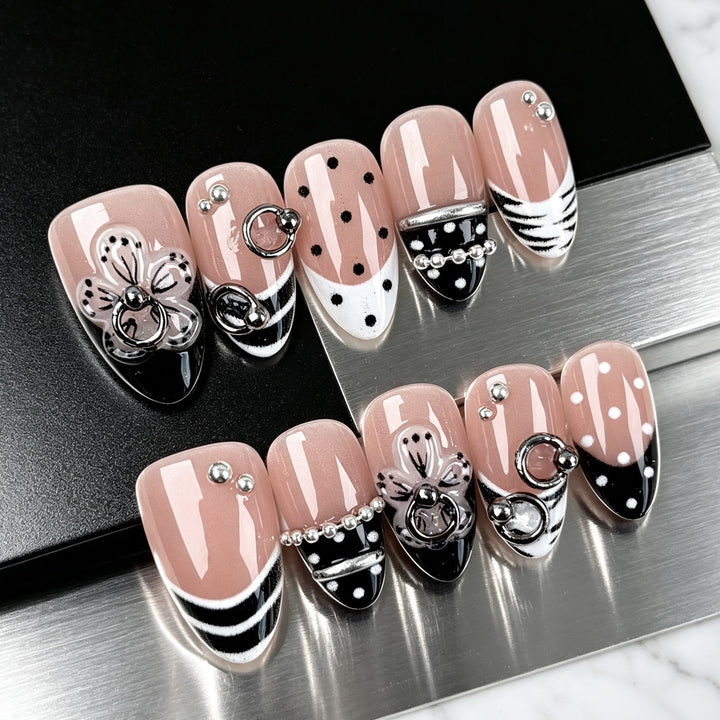 Stylish Nail Art Press-On Set