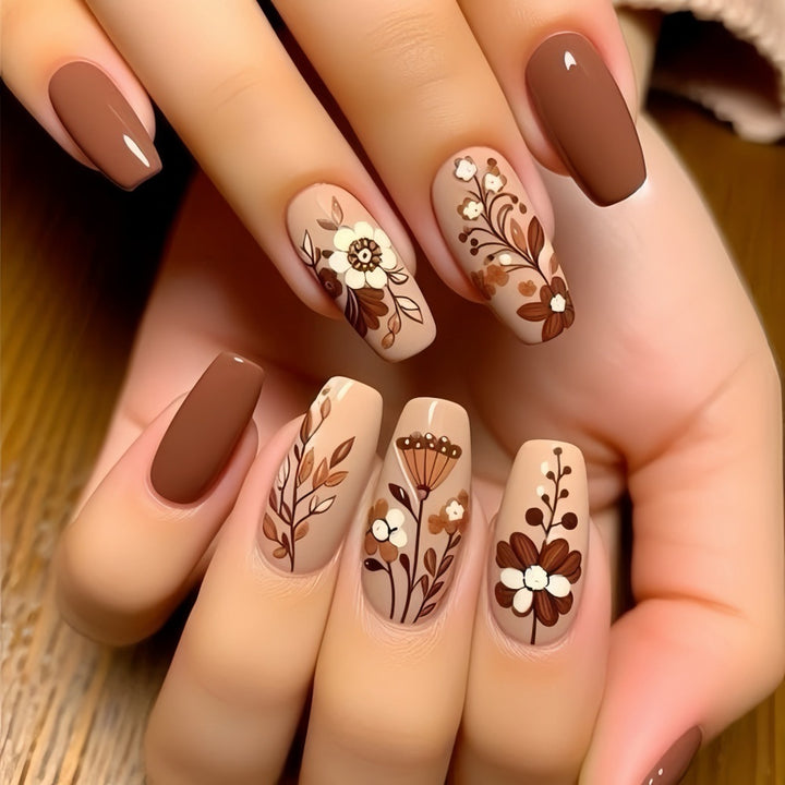 Artificial nails with filigree flower designs Stornfield