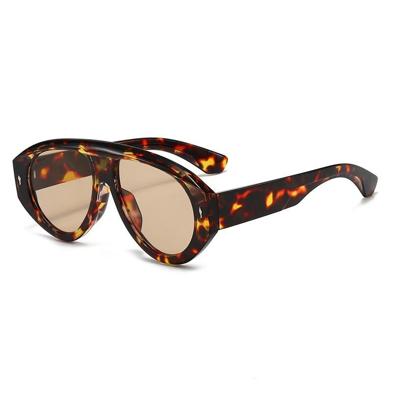 Women's modern fashion sunglasses in futuristic design Stornfield