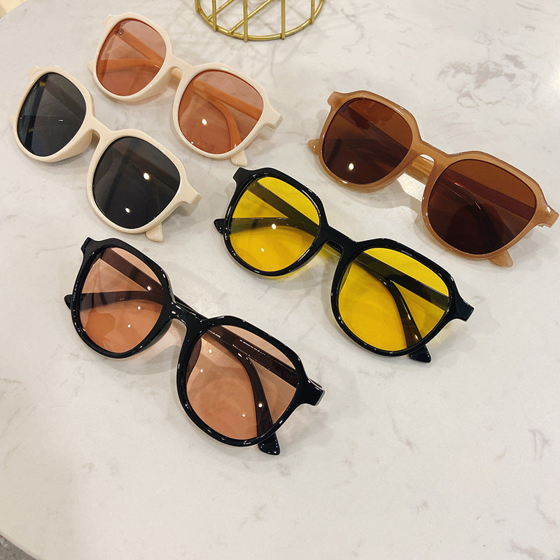 Fashionable Oversized Sunglasses with Square Frame Stornfield