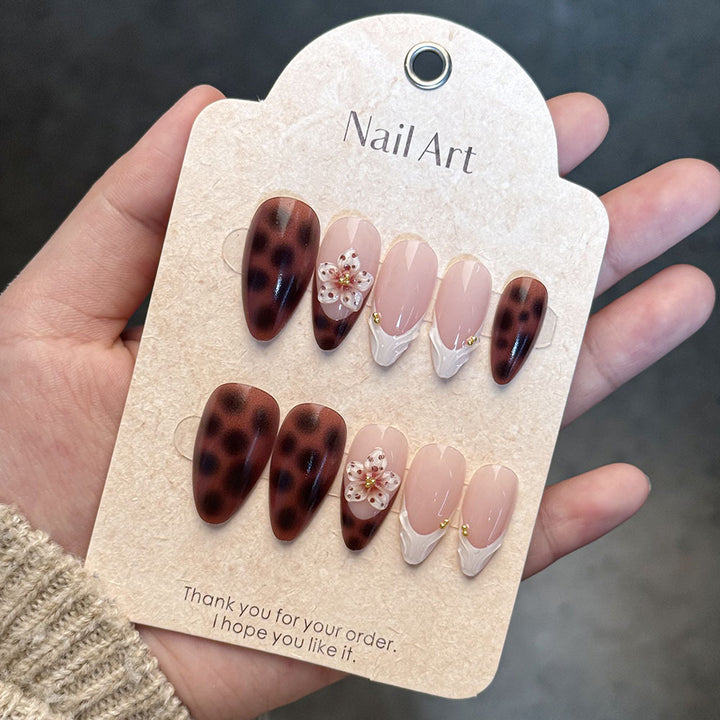 Elegant Floral Press-On Nail Art Kit Stornfield