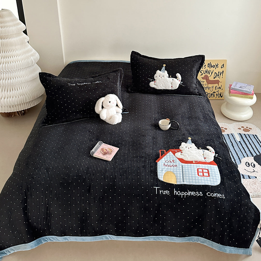 Quilted Cotton Bedspread Set with Dimensional Cat Appliqué & Pillow Shams