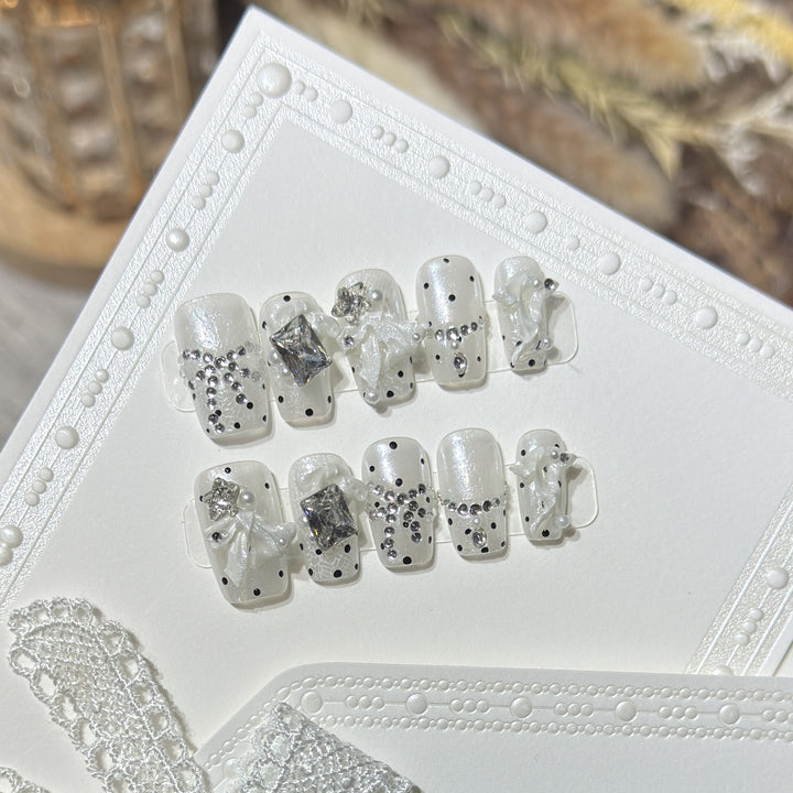 Elegant Rhinestone-Adorned Press-On Nail Set Stornfield