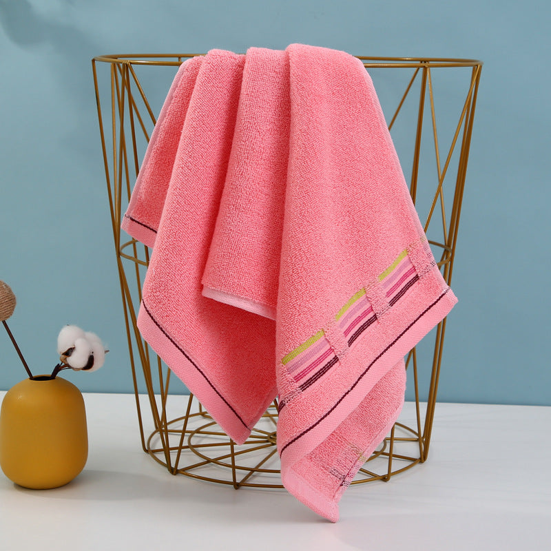 Towel with Stylish Stripe Pattern Stornfield