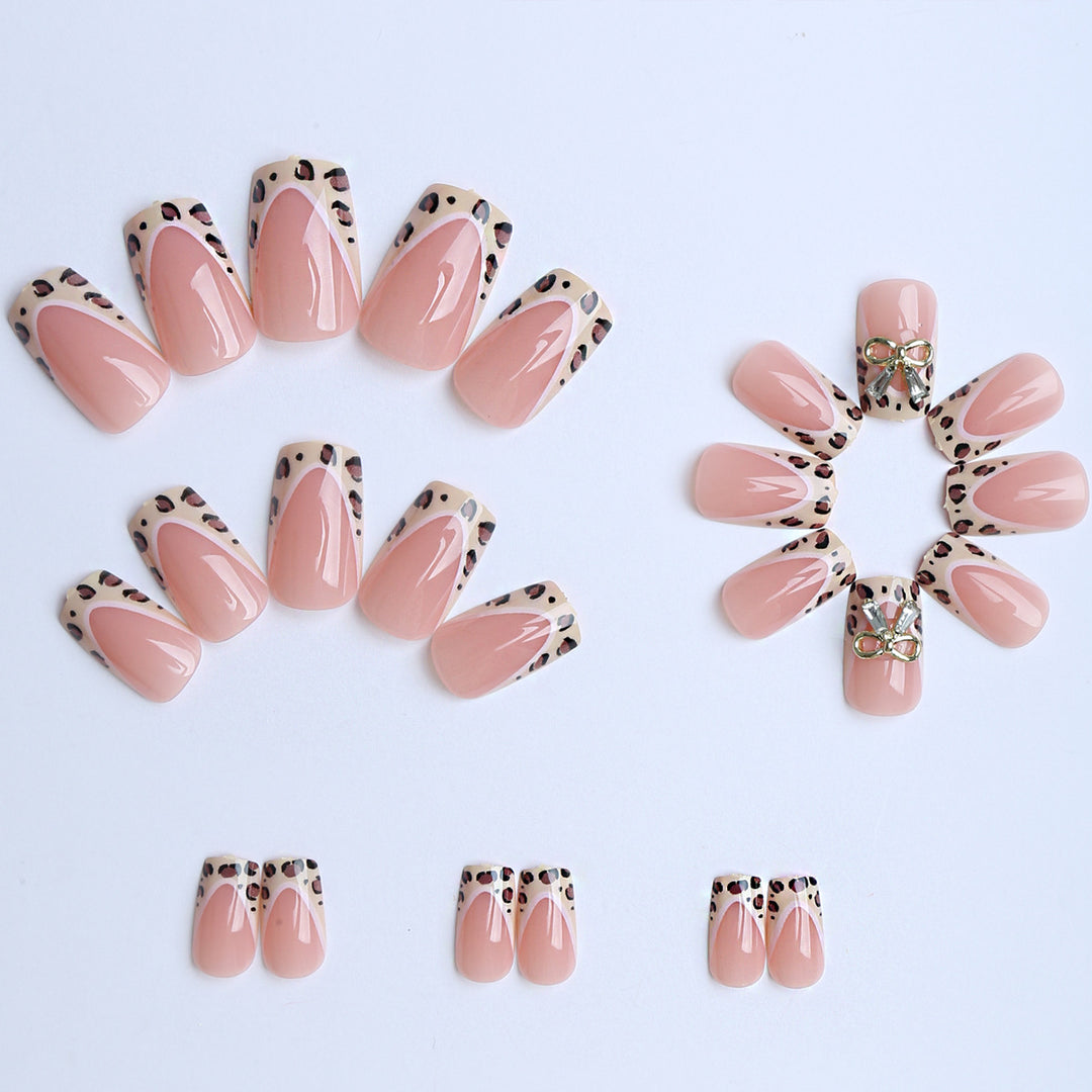 Artificial Nails with Elegant Bow Decoration Stornfield