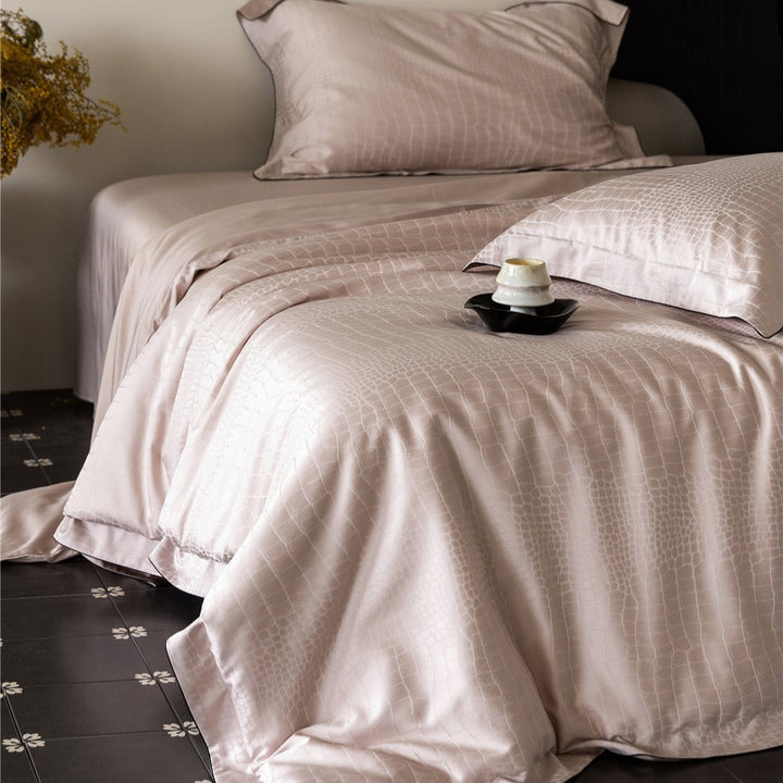 Silky Jacquard Crocodile-Embossed Duvet Cover and Pillowcase Set