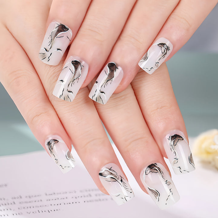 Artificial nails in an elegant minimalist style Stornfield