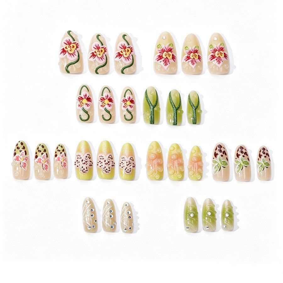 Nail art set with floral design and accents Stornfield