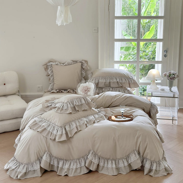 Ruffled Satin Duvet Cover and Pillowcase Set with Lace Trim