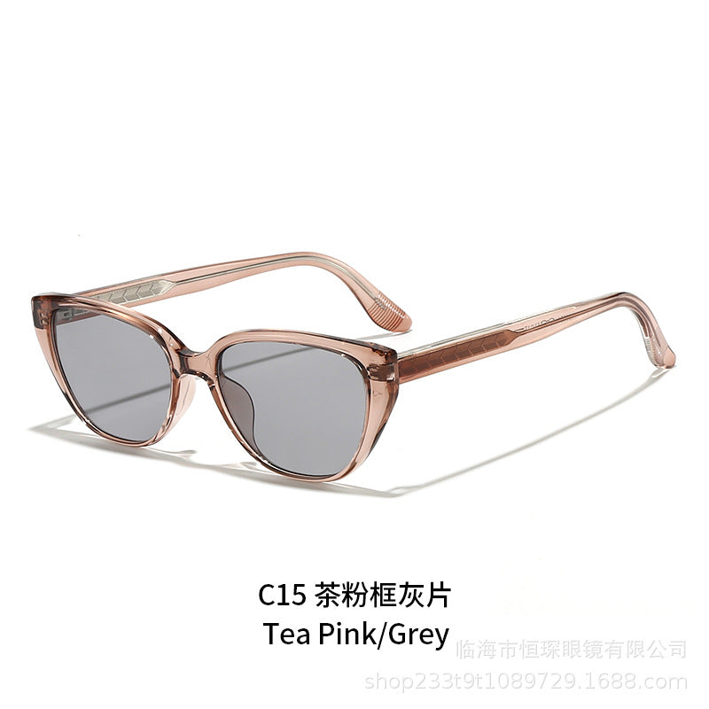 Women Cat-Eye Sunglasses with trendy leopard pattern and sturdy frame Stornfield