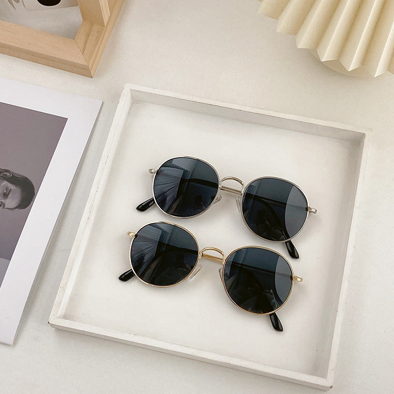 Fashion Round Sunglasses with Golden Frame Stornfield