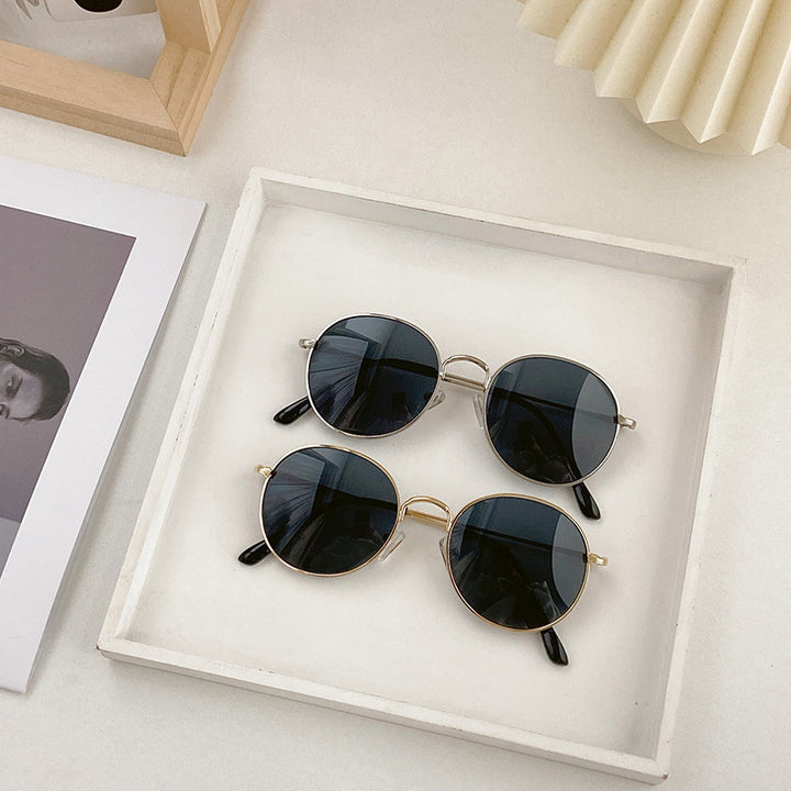Fashion Round Sunglasses with Golden Frame Stornfield