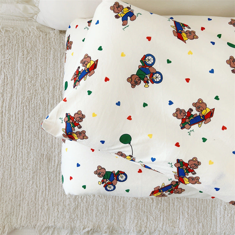 Unisex cotton pillowcase with cheerful bear design Stornfield