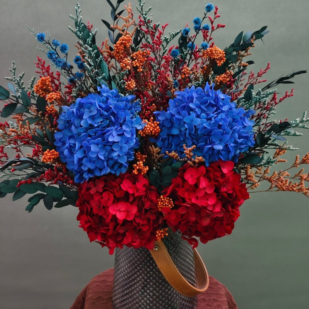 Artistic Dried Flower Bouquet Arrangement