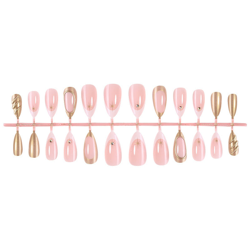 Artificial nail set with luxurious 3D details and elegant gold accents Stornfield