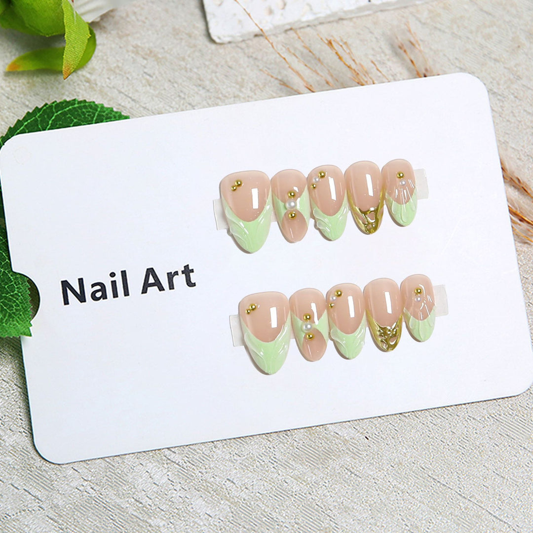 Nail Art Set with Floral and Golden Accents Stornfield
