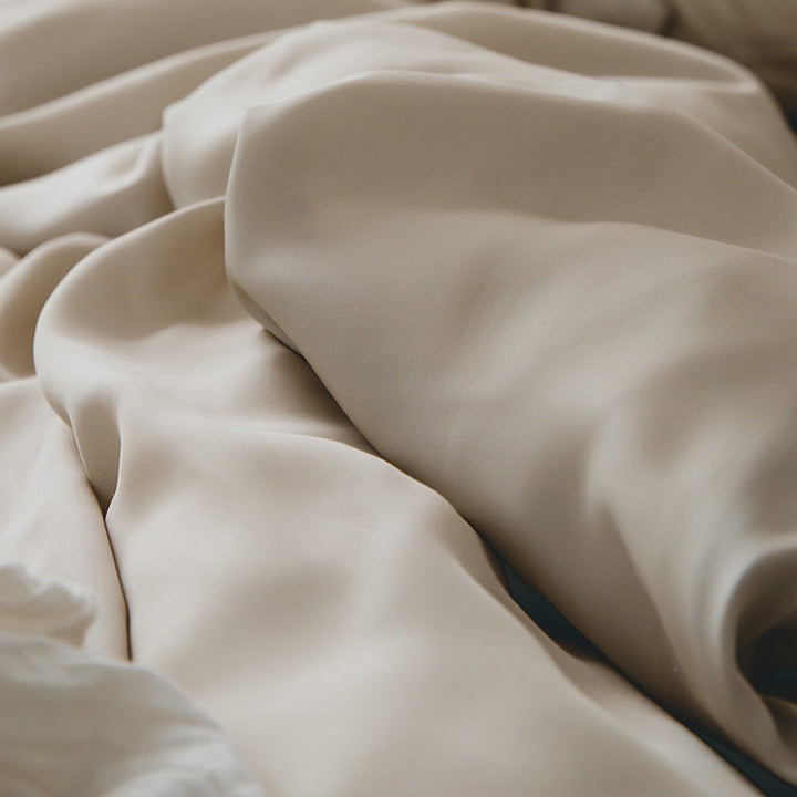 Finest cotton satin duvet cover and pillowcase set with reversible finish and concealed zipper