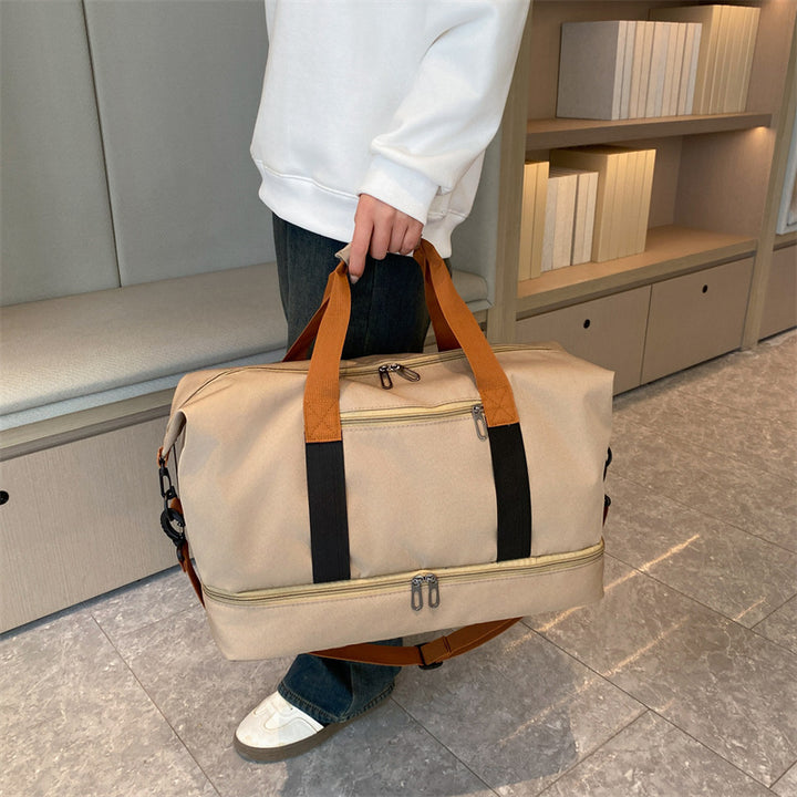 Sporty travel bag with adjustable shoulder strap and organizer compartments Stornfield