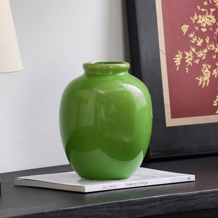 Elegant ceramic vase for stylish living spaces Stornfield