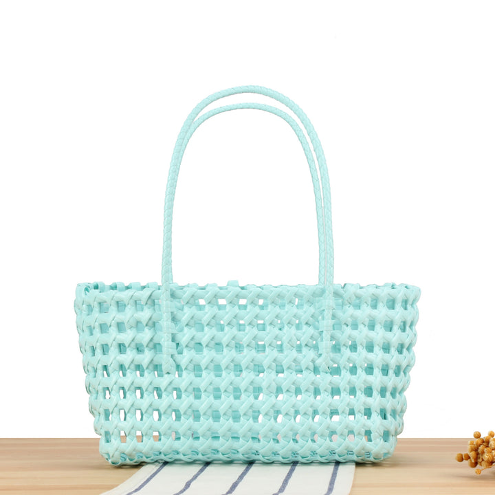 Stylish willow bag with modern grid design Stornfield