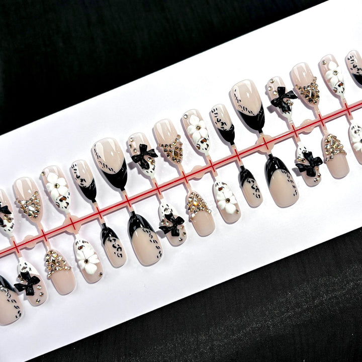 Elegant Polka Dot and Lace Press-On Nail Set
