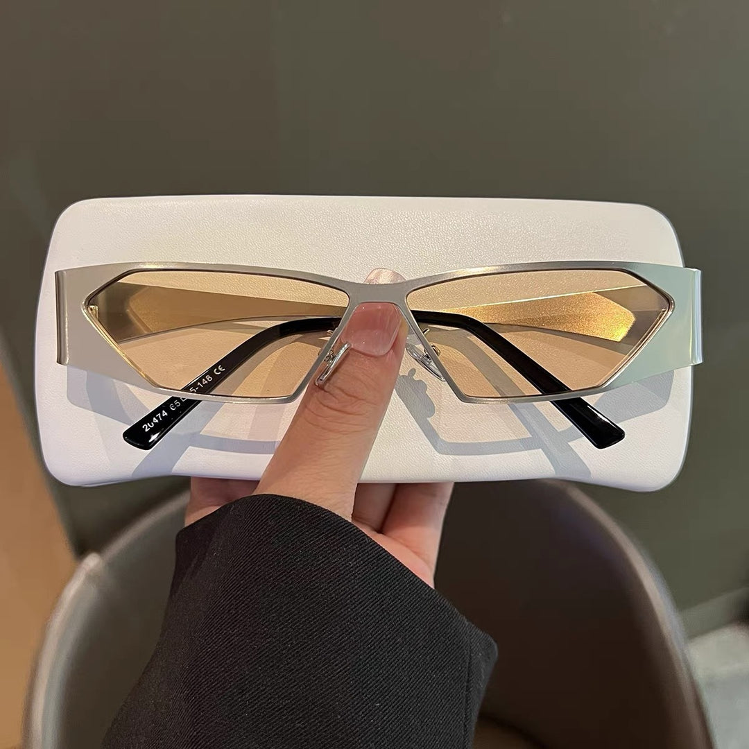 Designer sunglasses with angular frame Stornfield