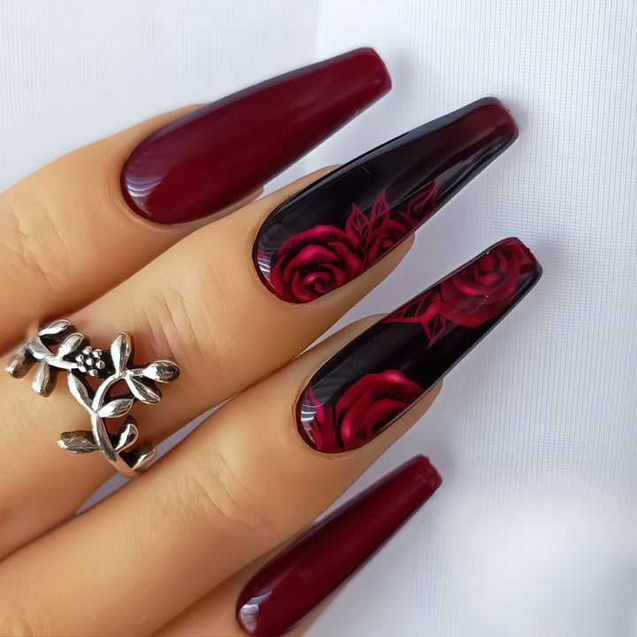 Artificial nails with abstract patterns Stornfield