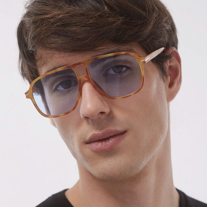 Ladies fashionable, square sunglasses with stylish frame Stornfield