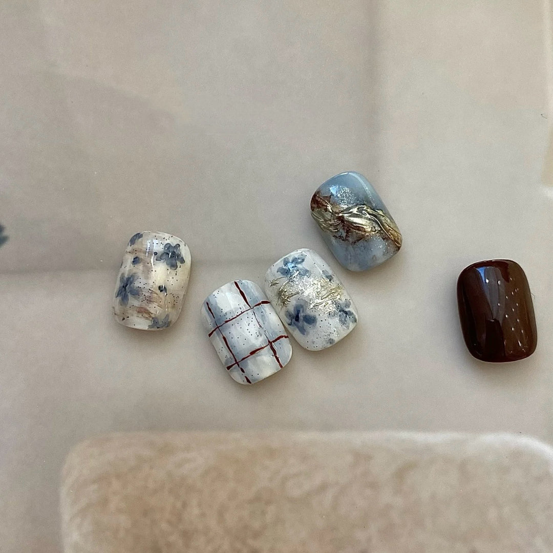 Elegant Artistic Nail Art Set