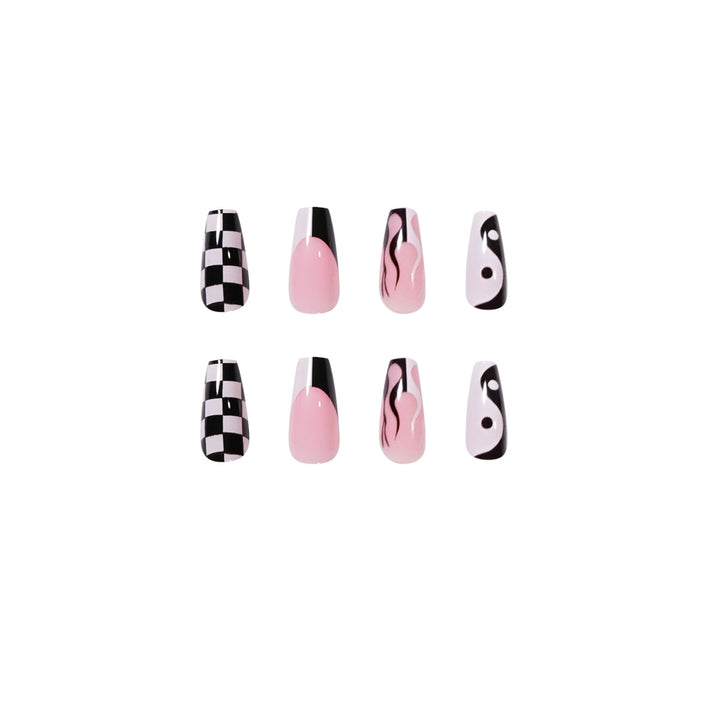Artificial nail art with modern graphic design Stornfield