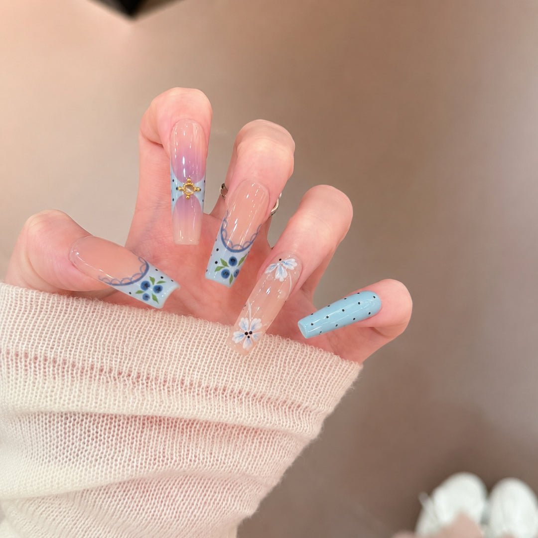 Artistic Press-On Nail Set with Floral and Geometric Design Stornfield