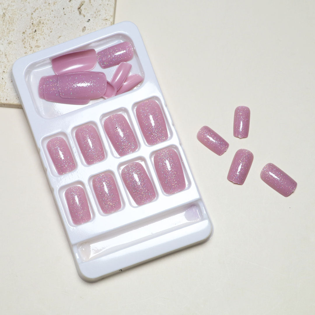 Sparkling Glam Press-On Nail Set Stornfield