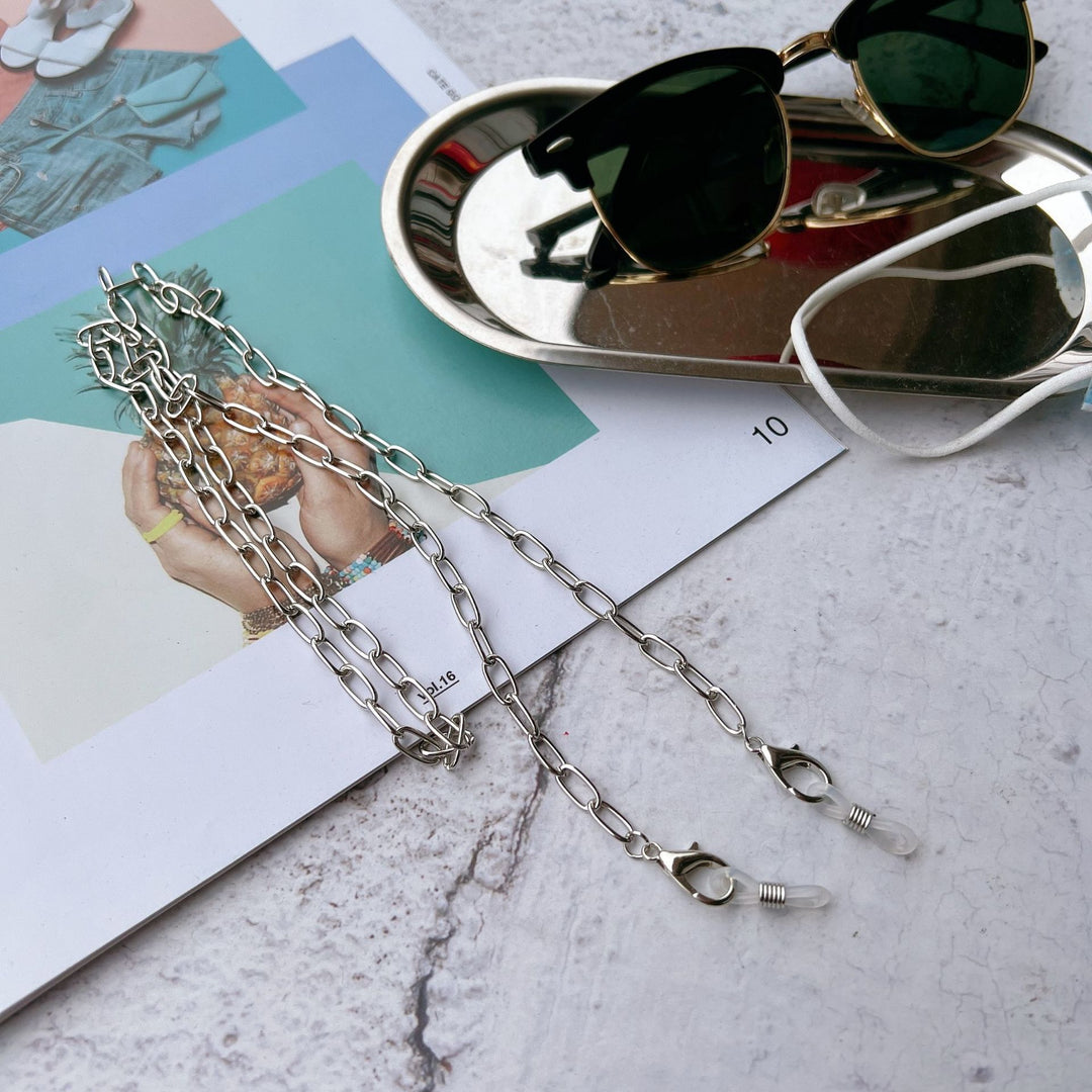 Stylish Long-Link Eyewear Chain Stornfield