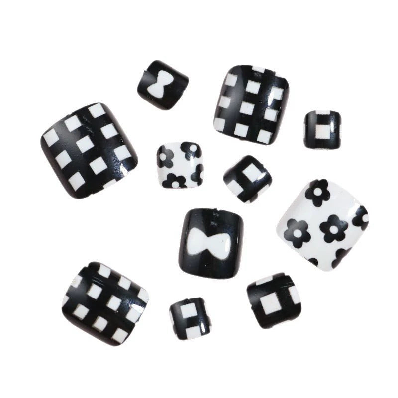 Creative Themed Press-On Nail Set Stornfield