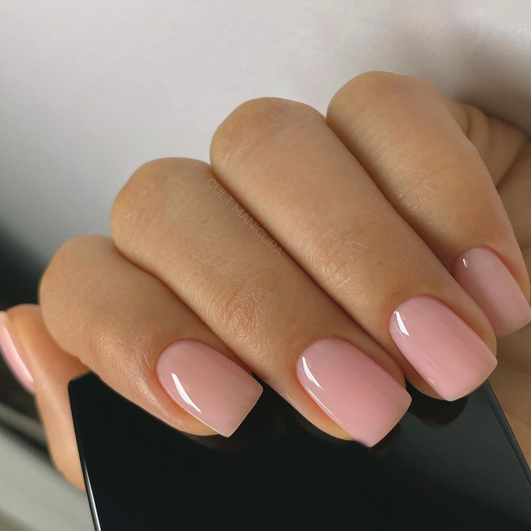Artificial nail set with elegant shine and natural finish Stornfield