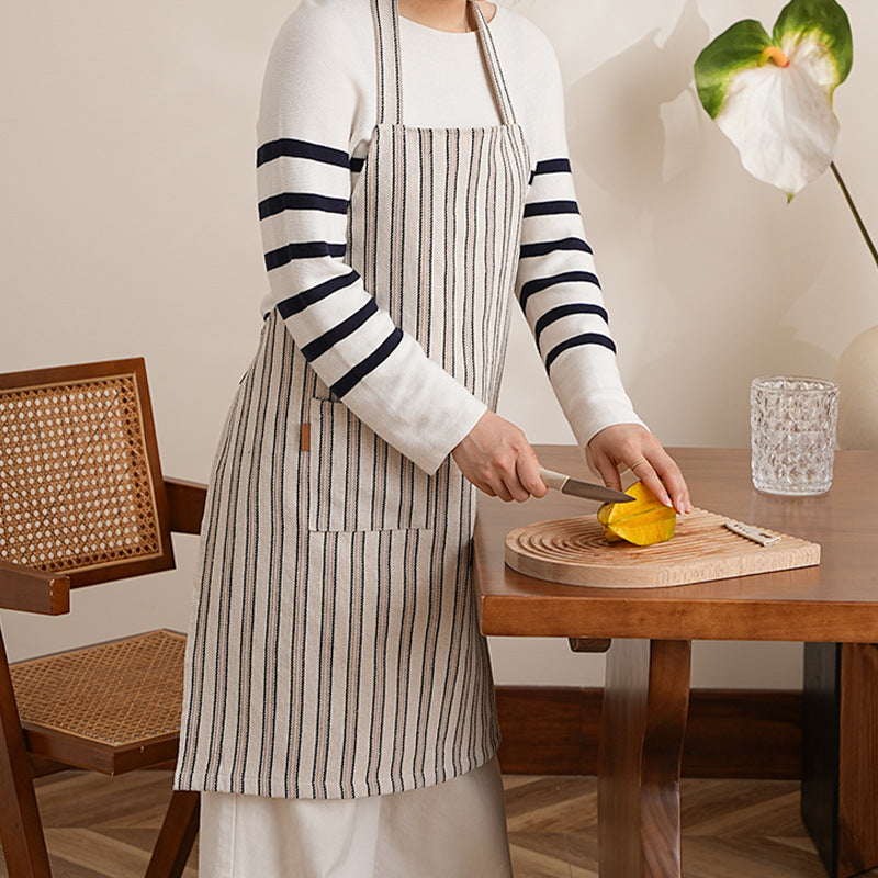 Atelier and kitchen apron made of cotton-linen with pocket panel and adjustable neck strap