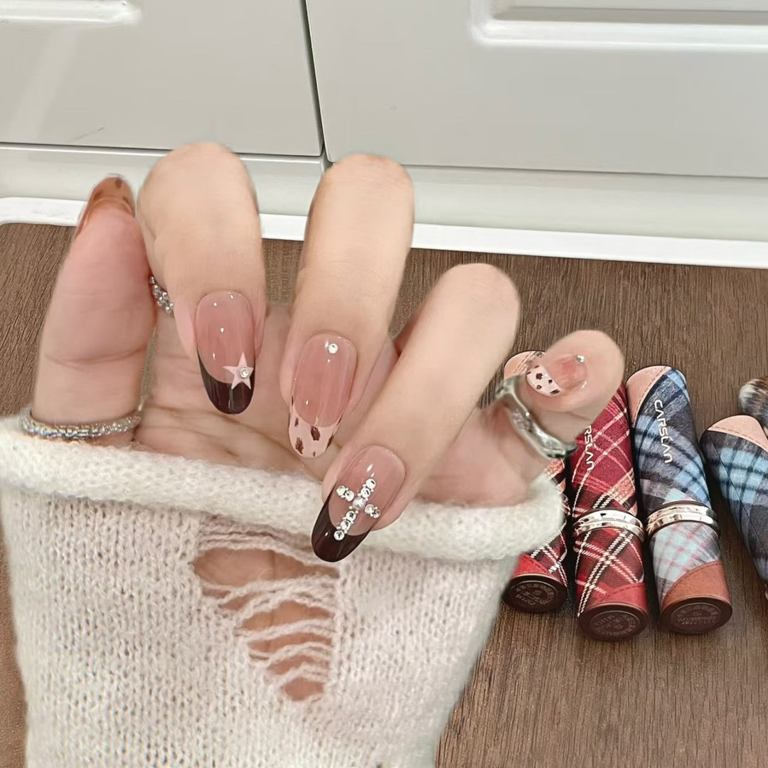Stylish Press-On Nail Art Set