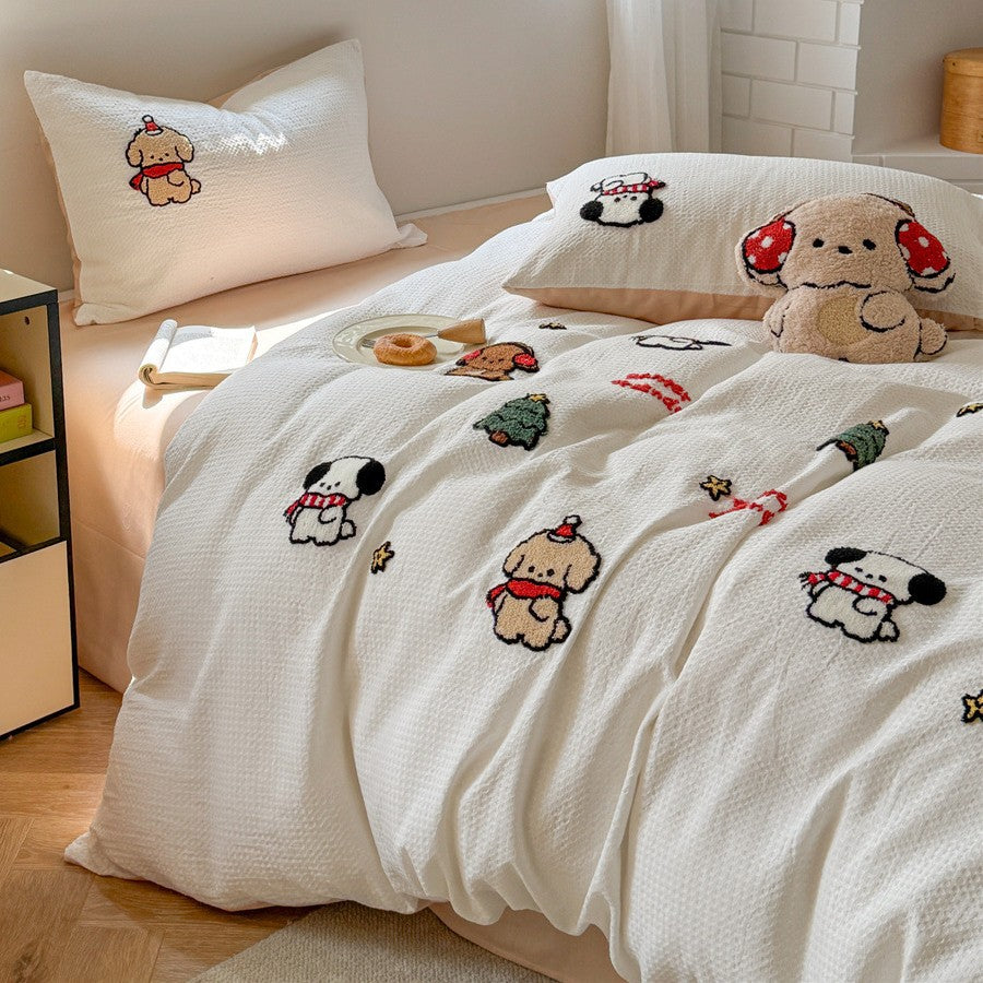 Quilted cotton bedding with cherry embroidery and reversible pillowcases