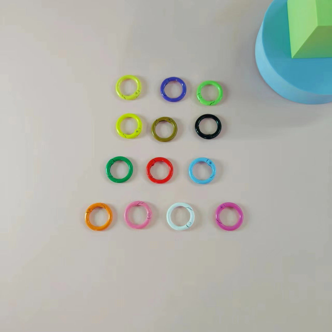Versatile Clip-On Keyring Stornfield