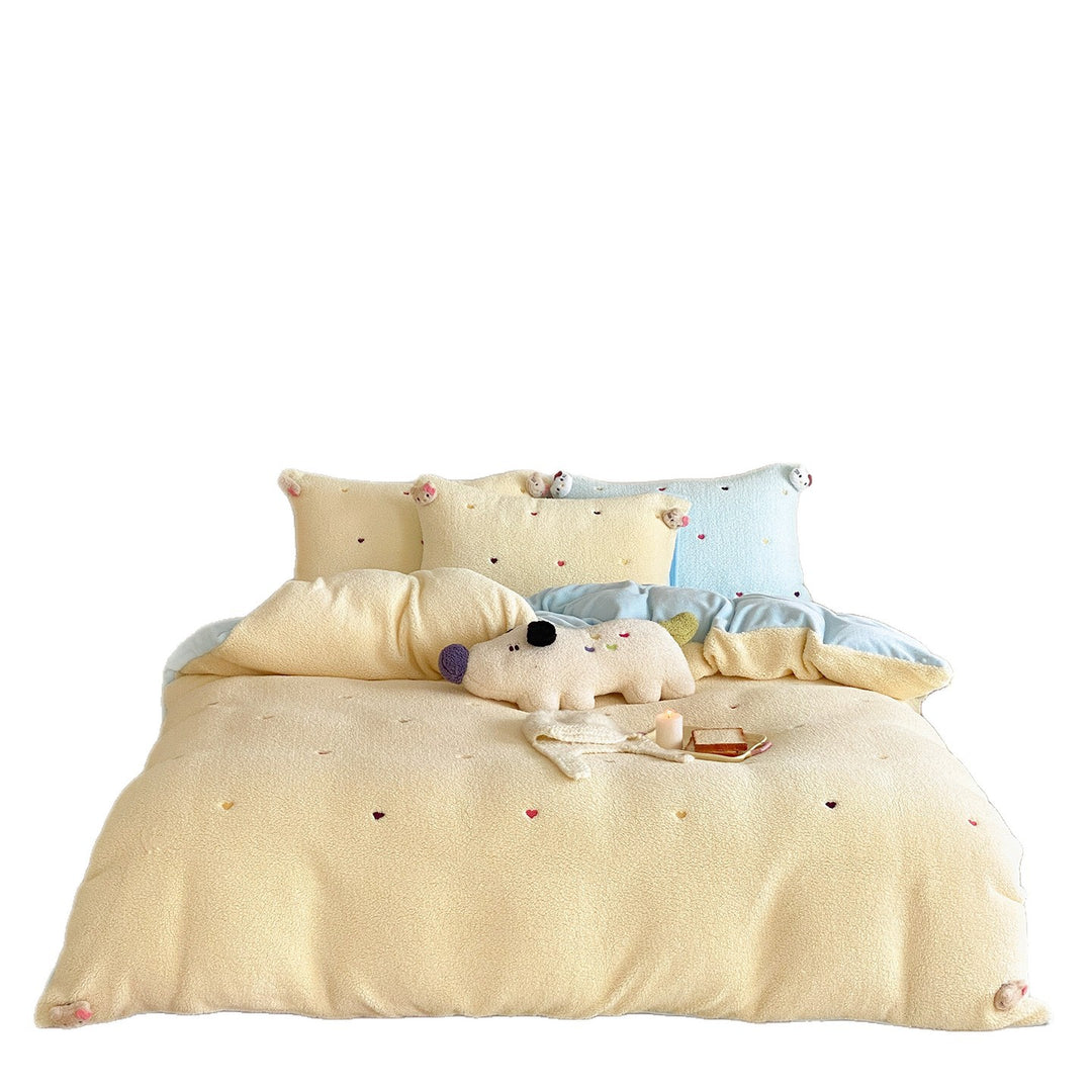 Reversible teddy fleece duvet cover set with embroidered mini hearts and 3D animal head pillow