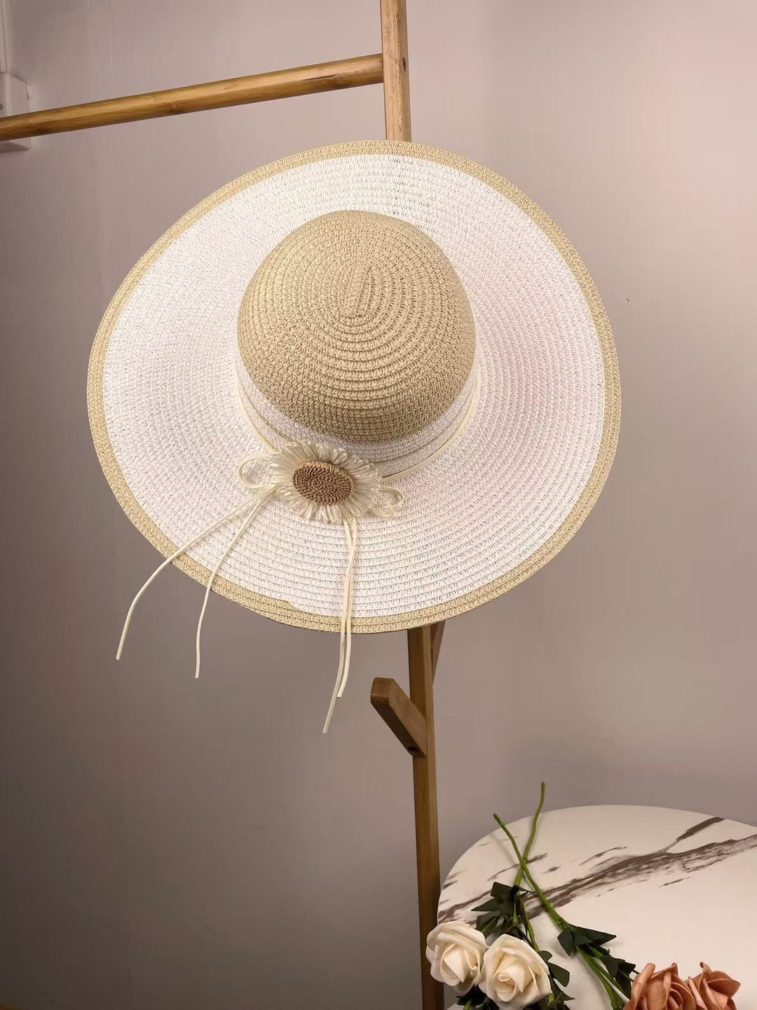 Elegant Beach Bag with Matching Sun Hat Stornfield
