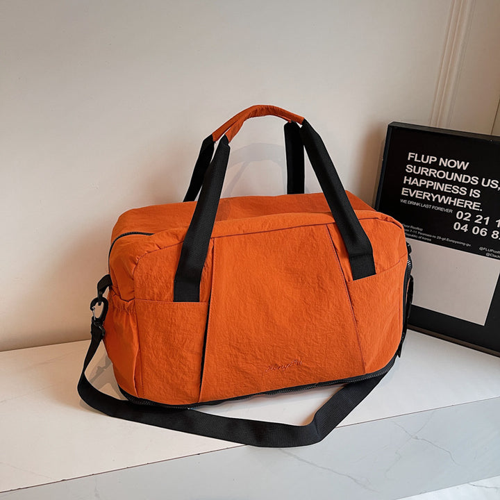 Sporty travel bag with innovative storage Stornfield