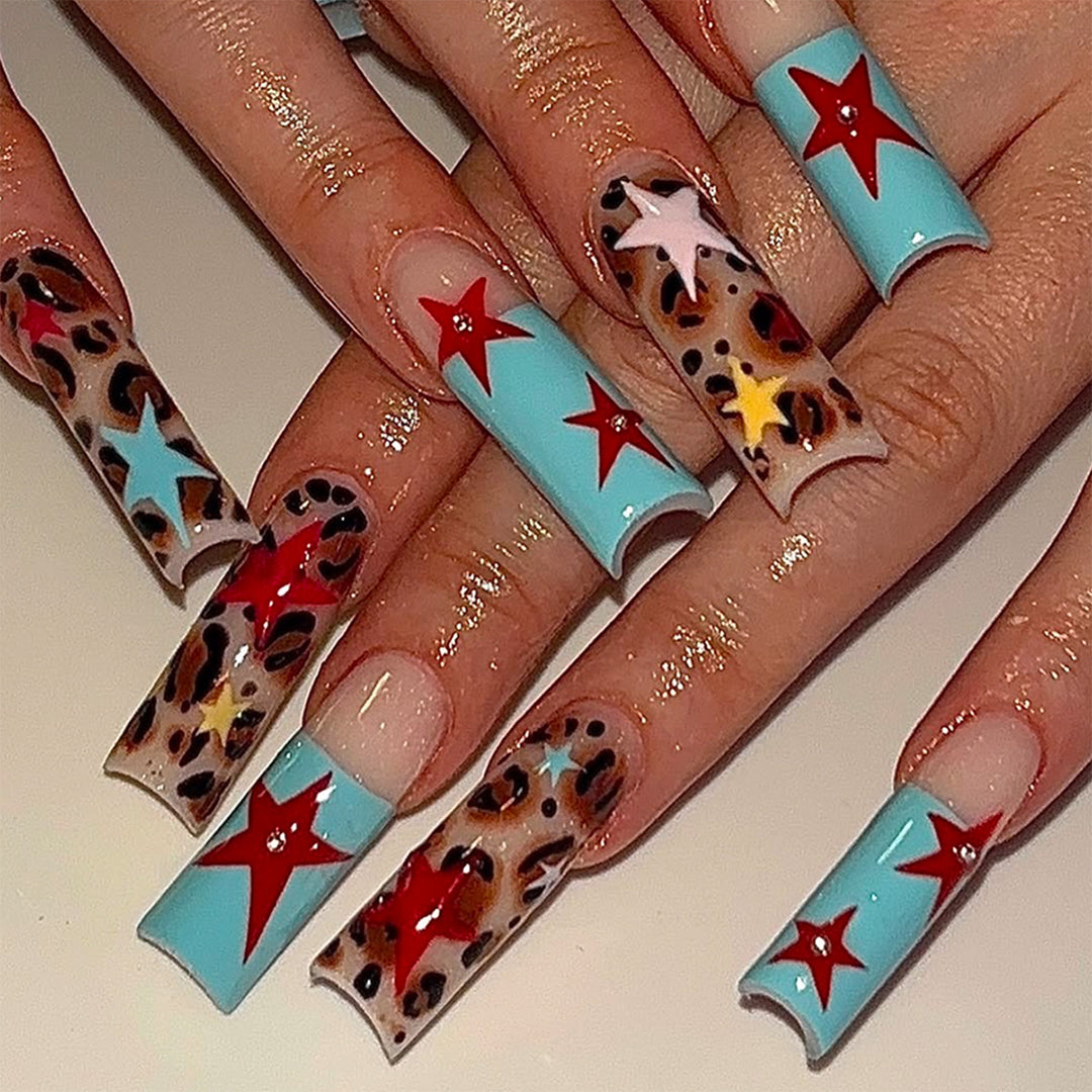 Artificial nails with striking star design Stornfield